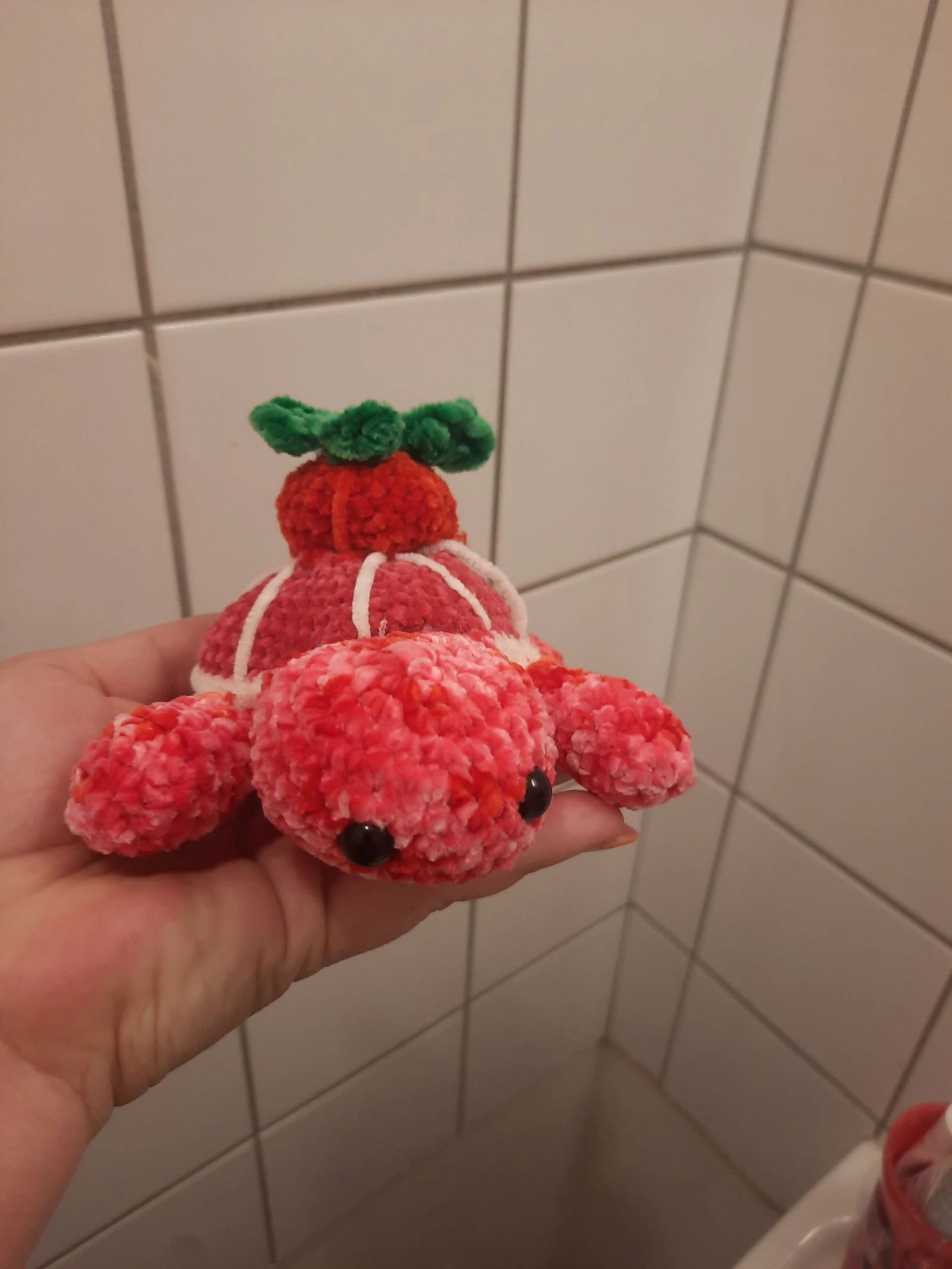 🍓 Tortue Fraise au crochet fait main – Collection Tortues Fruitées – Pièce unique 🐢 – photo 7